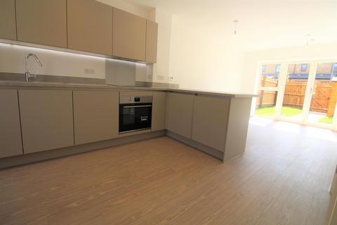 2 bedroom terraced house to rent, Currant Road, Harlow