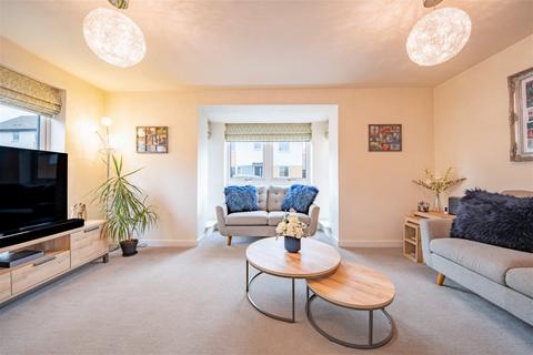 4 bedroom detached house for sale - Vickers Close, Gedling, Nottingham, NG4 4LN