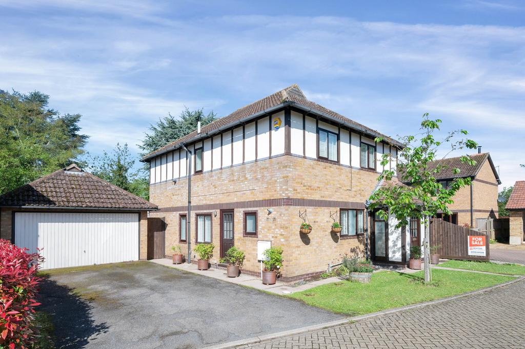 Crester Drive, Werrington Village, Peterborough, PE4 4 bed detached