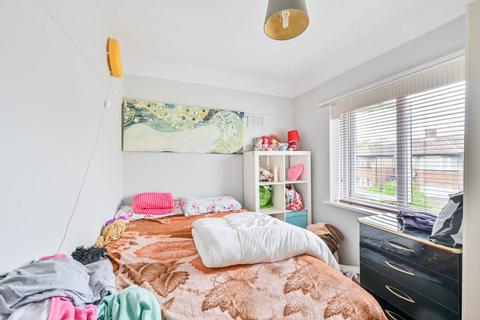 32 Oxtoby Way, London, SW16 5HD