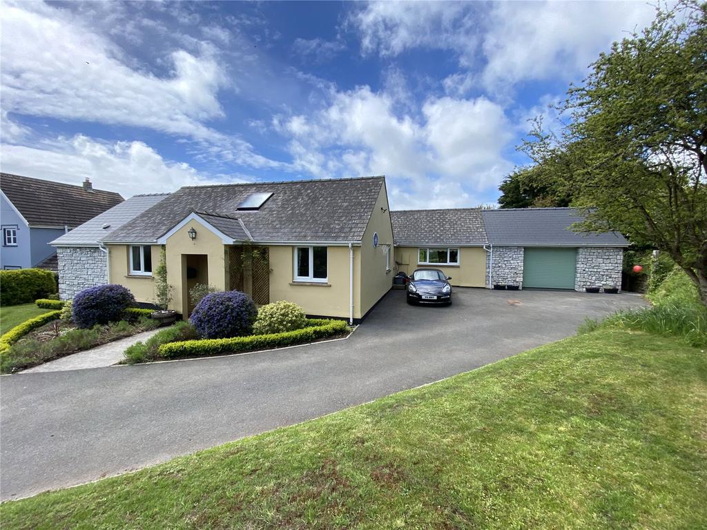 Stackpole, Pembroke, Pembrokeshire, SA71 4 bed bungalow for sale - £625,000