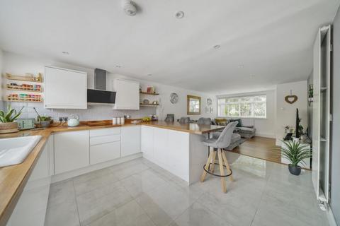 82 Beech Road, Wheatley, Oxford, OX33 1UD