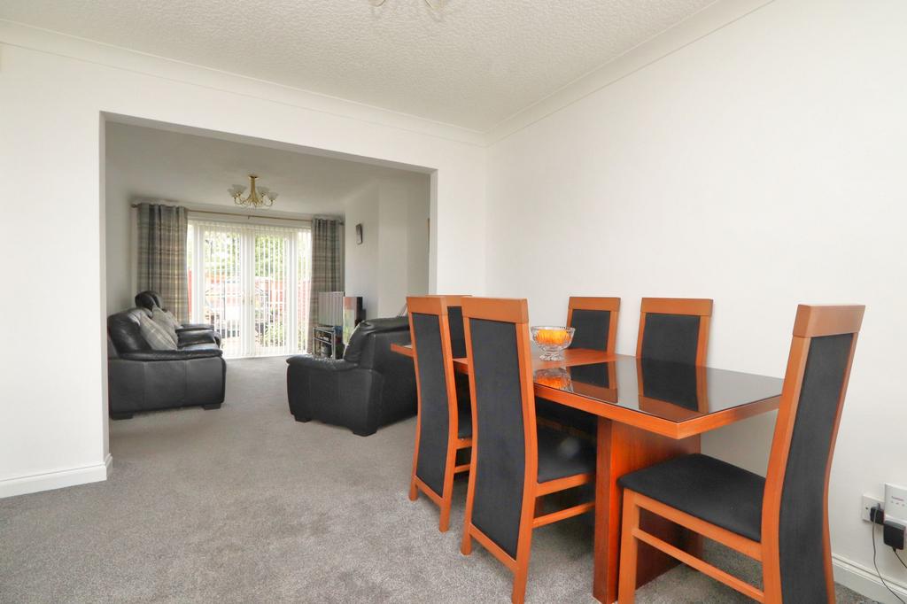 Lounge/dining room