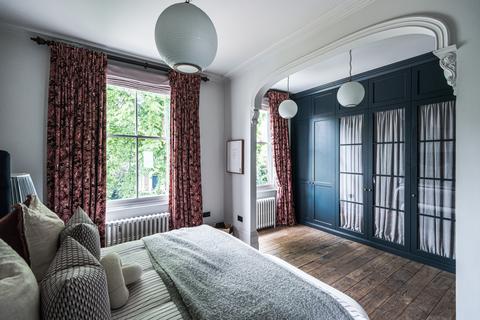 5 bedroom semi-detached house for sale, Navarino Road, London Fields, Hackney, London