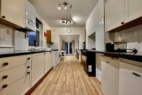 4 bedroom house to rent, Wilton Street, Plymouth