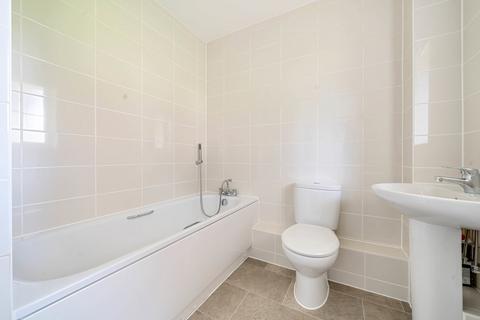 4, Henry Court Allamand Close, Church Crookham, Fleet, GU52 8AR