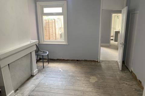 3 bedroom terraced house to rent - Arbour Lane, Chelmsford, Essex, CM1 7RL
