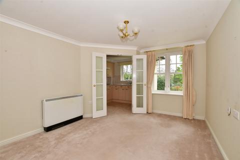 1 bedroom flat for sale - Massetts Road, Horley, Surrey