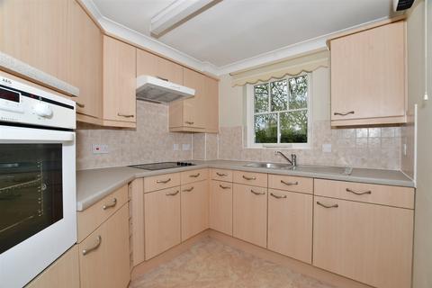 1 bedroom flat for sale - Massetts Road, Horley, Surrey