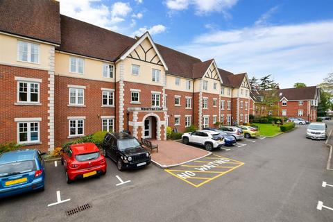 1 bedroom flat for sale, Massetts Road, Horley, Surrey