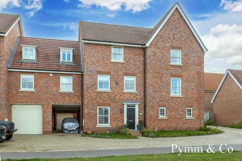 4 bedroom townhouse for sale, Adcock Drive, Norwich NR7