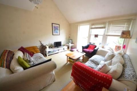 3 bedroom apartment to rent, Armour Close, London, N7