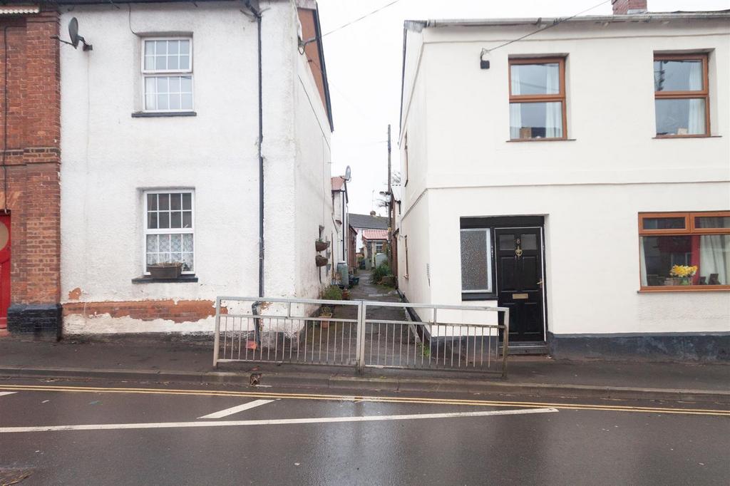 Mill Street, Crediton, EX17 1 bed flat to rent £395 pcm (£91 pw)