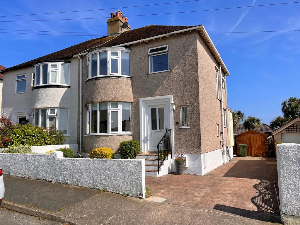 Sunningdale Drive, Onchan, Isle of Man, IM3 3 bed property for sale £