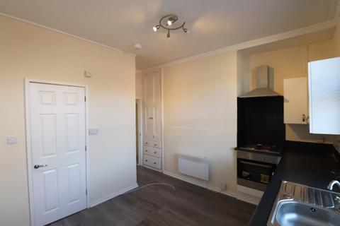 1 bedroom flat to rent, Harlech Road, Leeds, West Yorkshire, LS11