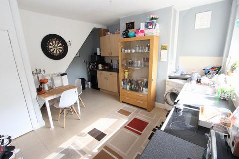 2 bedroom house to rent, Camden Road, Ellesmere Port, CH65