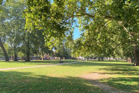 Flat 2, 84 East Dulwich Road, London, SE22 9AT