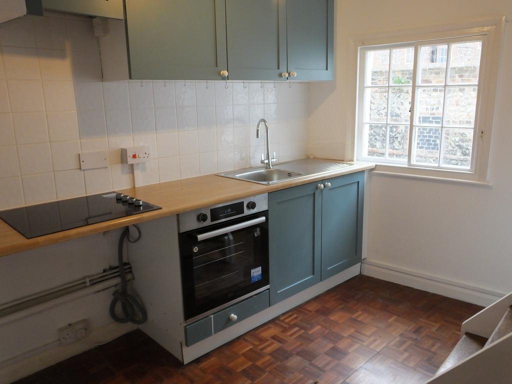 St. Nicholas Lane, Lewes BN7 2 bed terraced house to rent £1,175 pcm