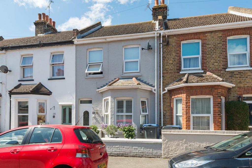 Clifton Road, Ramsgate, CT11 2 bed terraced house £270,000