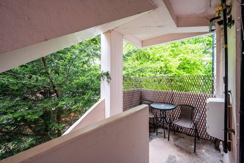 2 bedroom flat for sale - Chinbrook Road, Grove Park, London, SE12