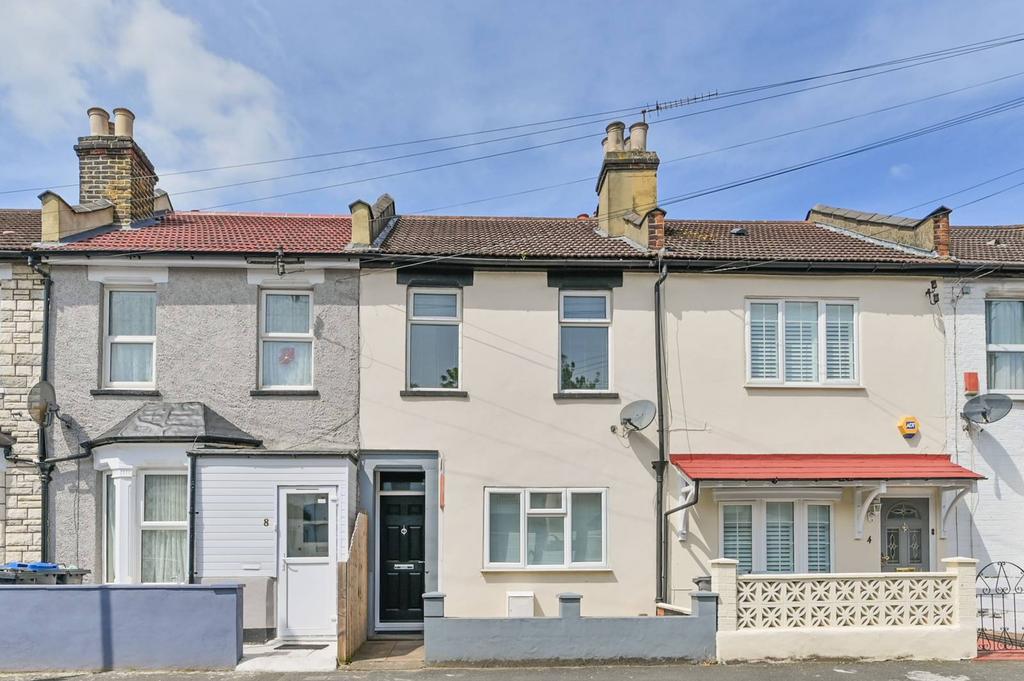 Wentworth Road CR0, Croydon, CR0 2 bed terraced house for sale £450,000