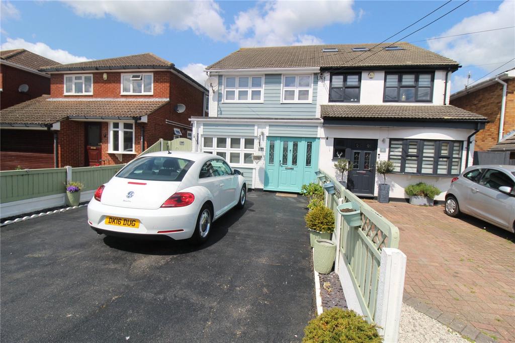 York Road, Rochford, Essex, SS4 3 bed semidetached house for sale £