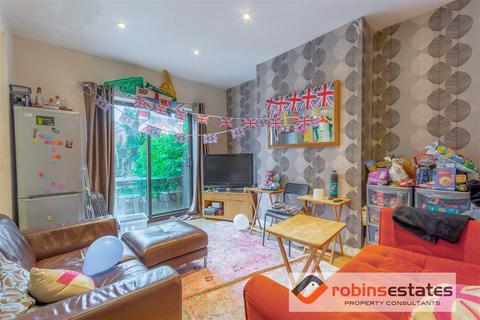 168 Allington Avenue, Nottingham, NG7 1JX