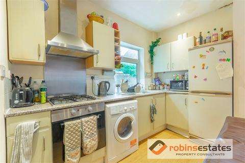 168 Allington Avenue, Nottingham, NG7 1JX
