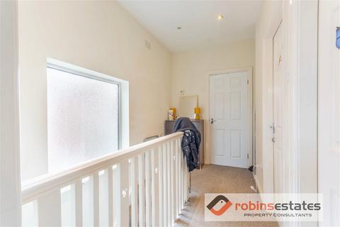 168 Allington Avenue, Nottingham, NG7 1JX
