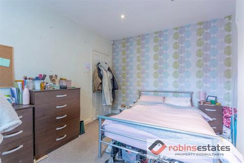 168 Allington Avenue, Nottingham, NG7 1JX