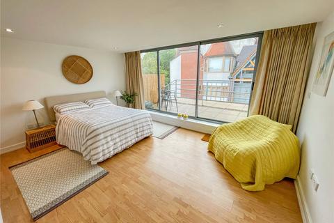 3 bedroom flat for sale - Alexander Court, Dee Lane, Chester, Cheshire, CH3