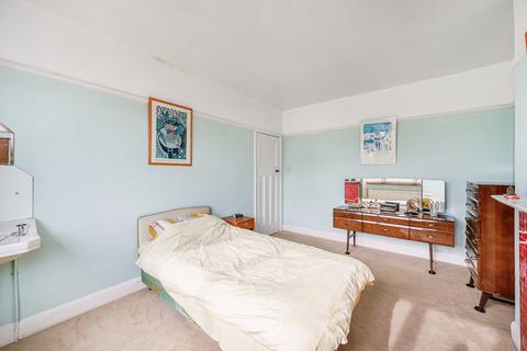 201 Gunnersbury Lane, London, W3 8LJ