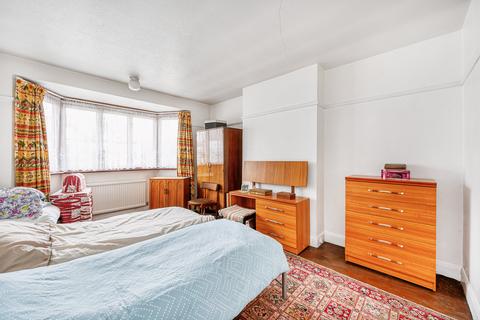 201 Gunnersbury Lane, London, W3 8LJ
