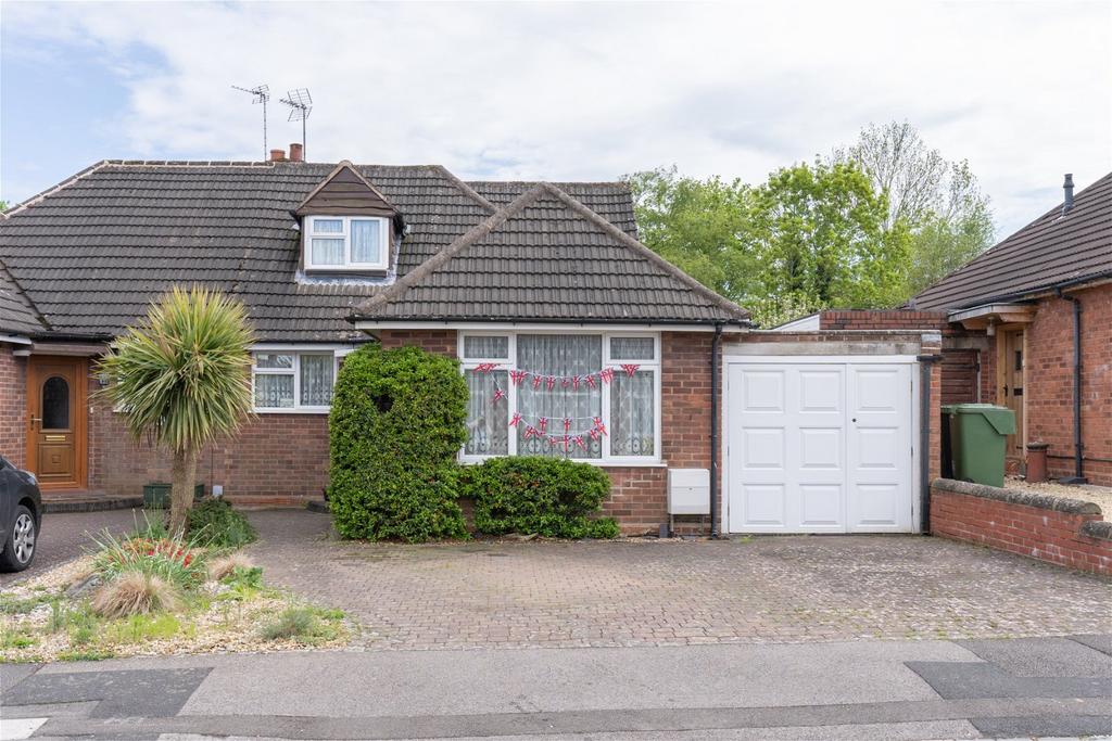 Branden Road, Alvechurch, B48 7PE 3 bed semidetached bungalow for sale £375,000