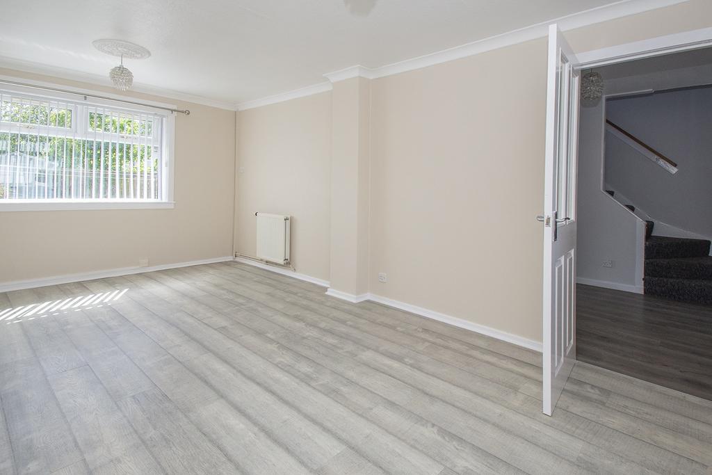 Hunter Drive, Irvine, KA12 2 bed terraced house £75,000