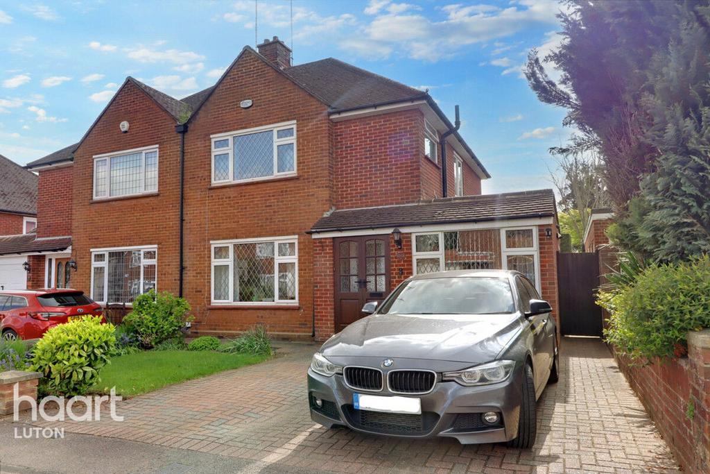 Blandford Avenue, Luton 3 bed semidetached house for sale £500,000