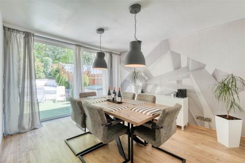 5 Ferney Hill Avenue, Redditch, B97 4RU
