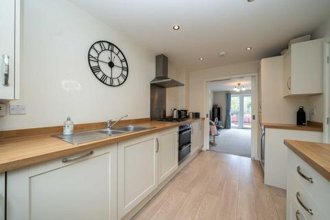 5 Bridgeview Close, Hemel Hempstead, HP3 9AD