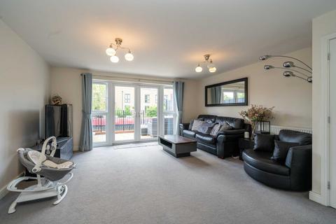 5 Bridgeview Close, Hemel Hempstead, HP3 9AD