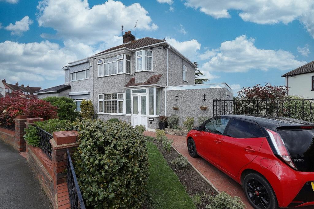 Faircross Avenue, Collier Row, RM5 3 bed end of terrace house for sale £450,000