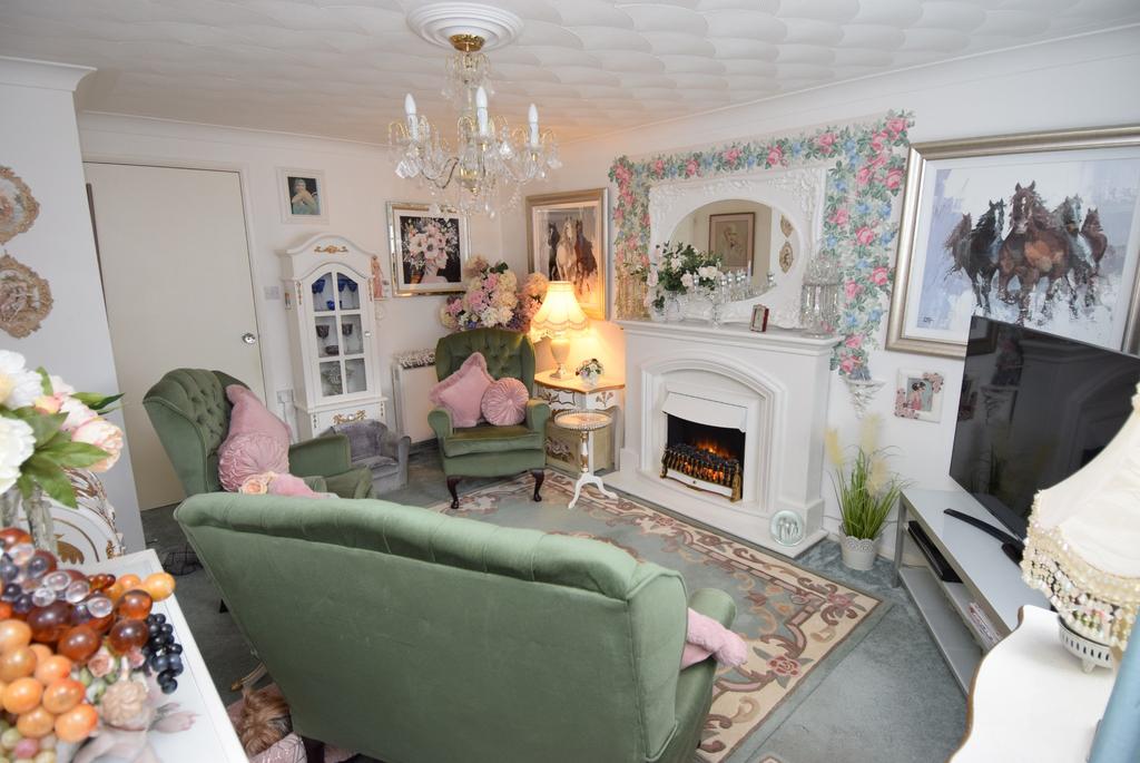 Countess Court, Amesbury, SP4 7ER. 1 bed ground floor flat for sale £