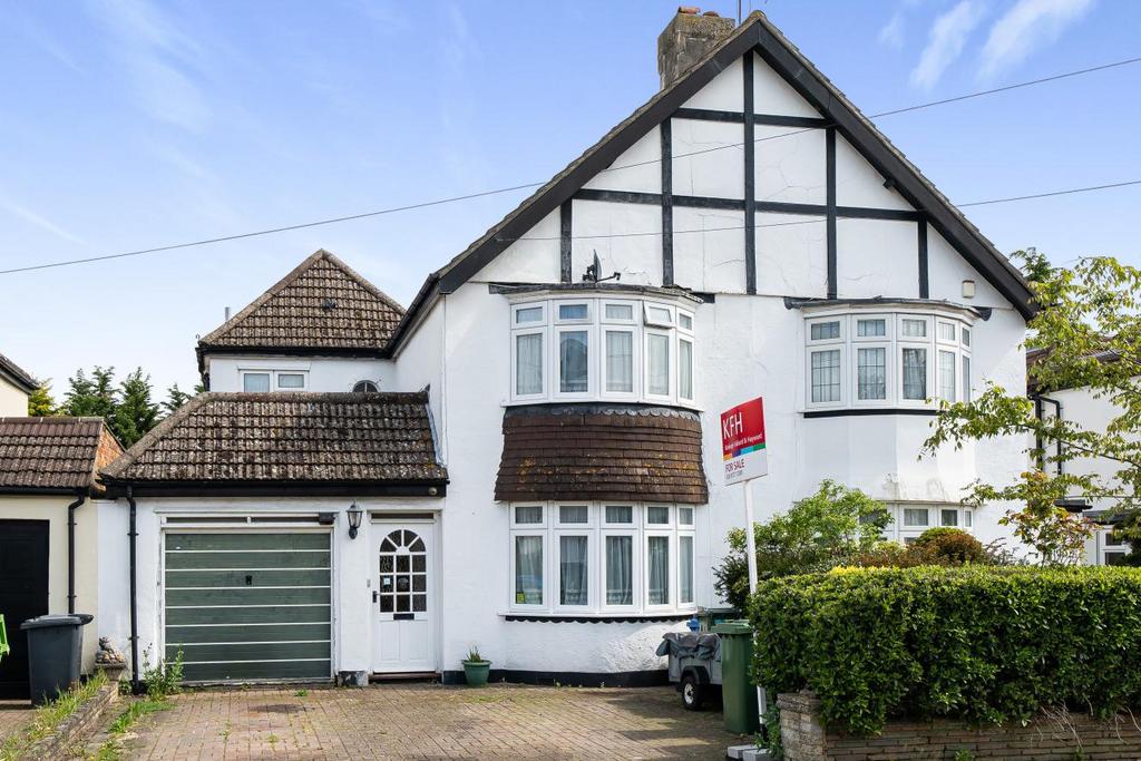 Queensway, West Wickham 4 bed semidetached house £600,000