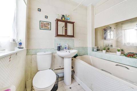 53 Queensway, West Wickham, BR4 9EP