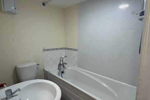 1 bedroom apartment to rent, Albion Road, Gravesend, Kent, DA12 2SR