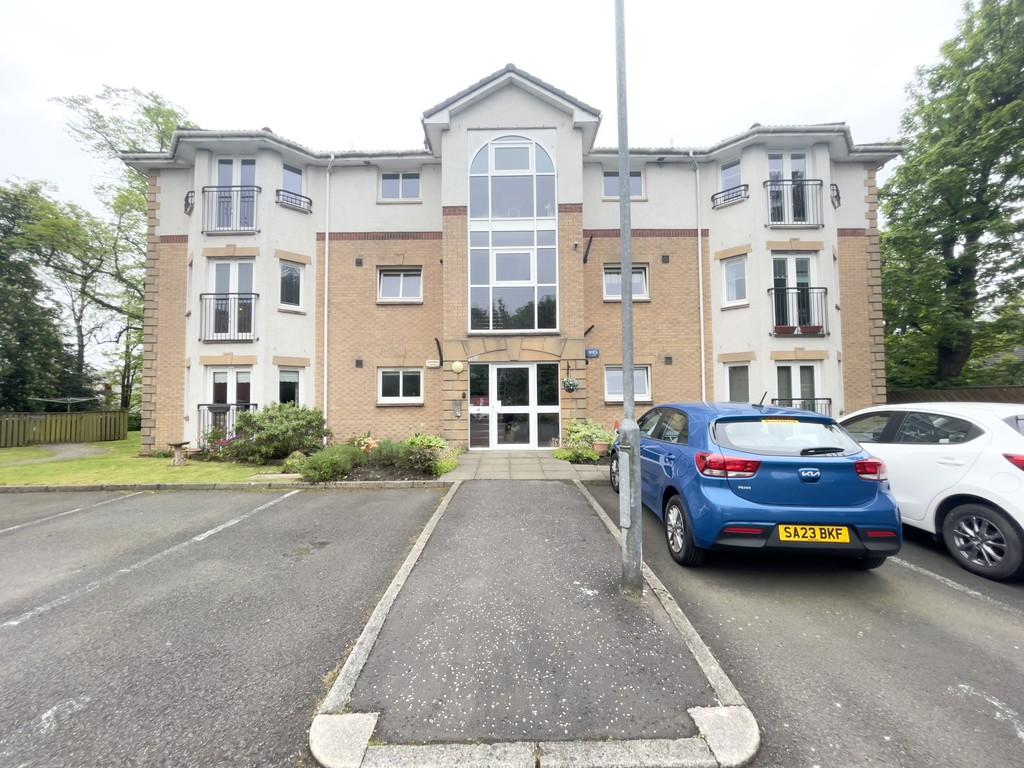 Strathleven Place, Dumbarton G82 1BA 2 bed flat for sale £128,500