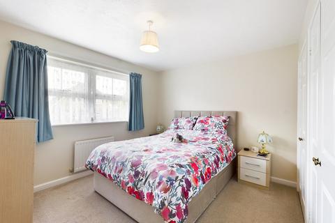 85 Earles Meadow, Horsham, RH12 4HR