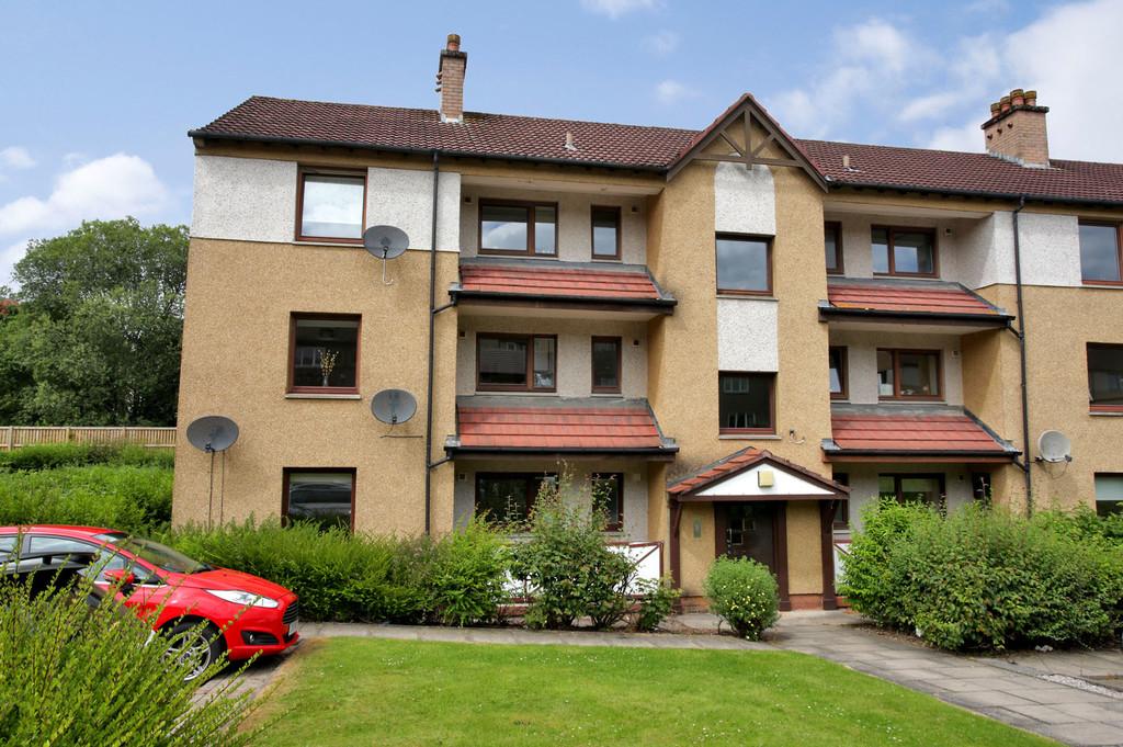 Morrison Drive, Aberdeen 3 bed apartment £925 pcm (£213 pw)