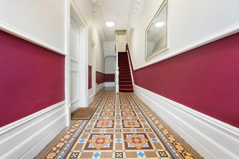 Flat 4, 128 Cathedral Road, Cardiff, CF11 9LQ