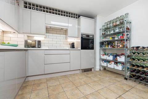 2 bedroom apartment for sale, St Stephens Mansions, Mount Stuart Square, Cardiff