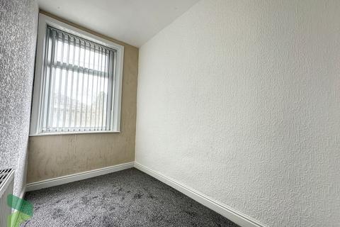 2 bedroom end of terrace house to rent, Livesey Branch Road, Blackburn